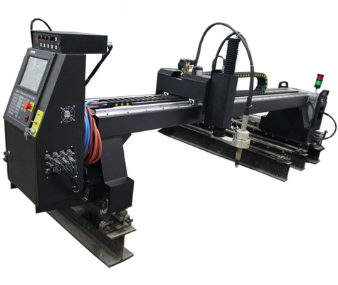 آلة القطع باللهب بالبلازما CNC العملاقة السوداء للصفائح المعدنية