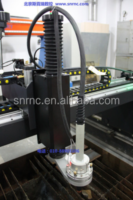آلة القطع باللهب بالبلازما CNC العملاقة السوداء للصفائح المعدنية