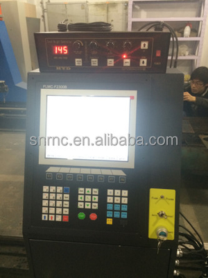 آلة القطع باللهب بالبلازما CNC العملاقة السوداء للصفائح المعدنية